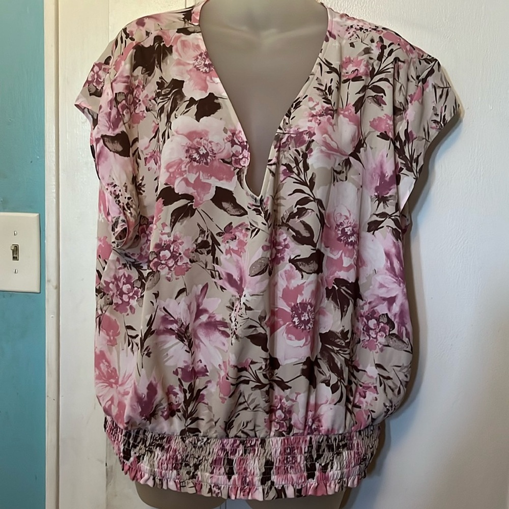 NWT Express Pink Floral Woman’s Top XL